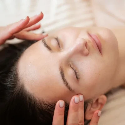 [fpdl.in]_close-up-face-girl-client-getting-relaxation-treating-facial-massage_123211-6748_large